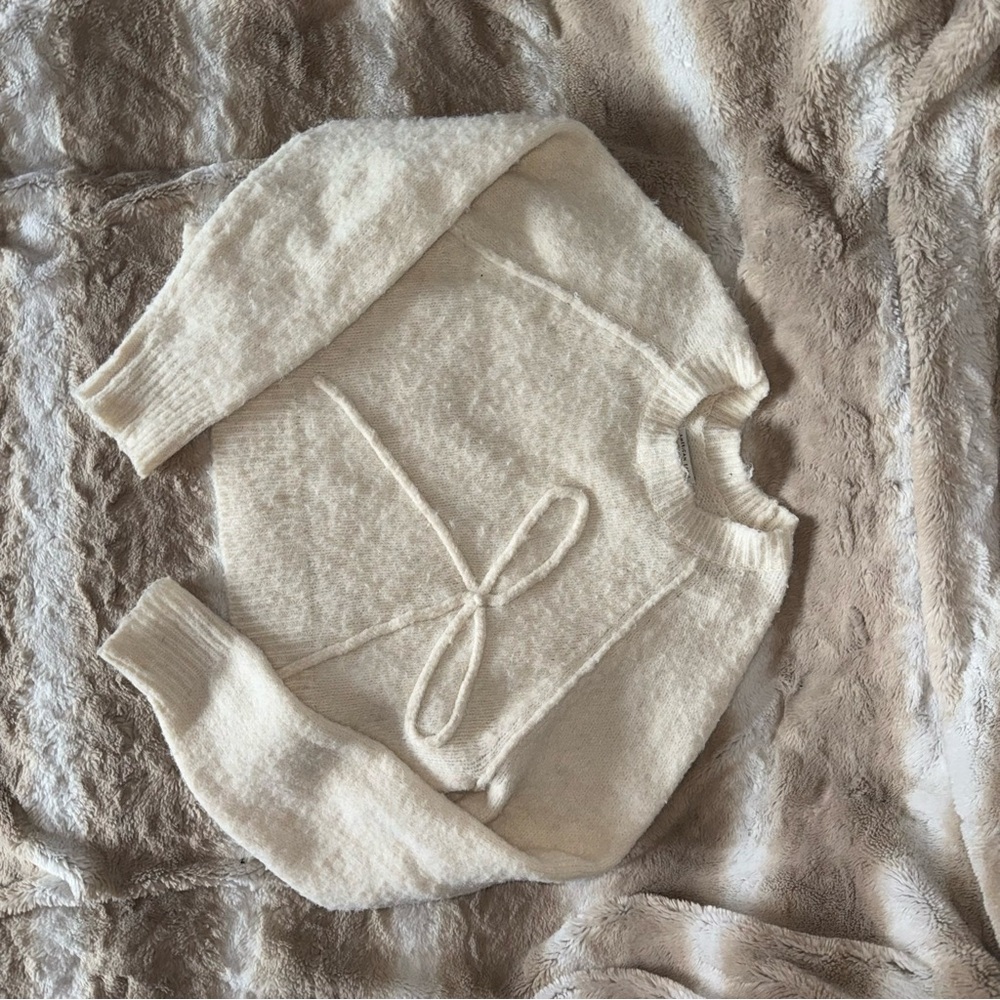 American eagle Cream Sweater with Bow Detail - Picture 2 of 8